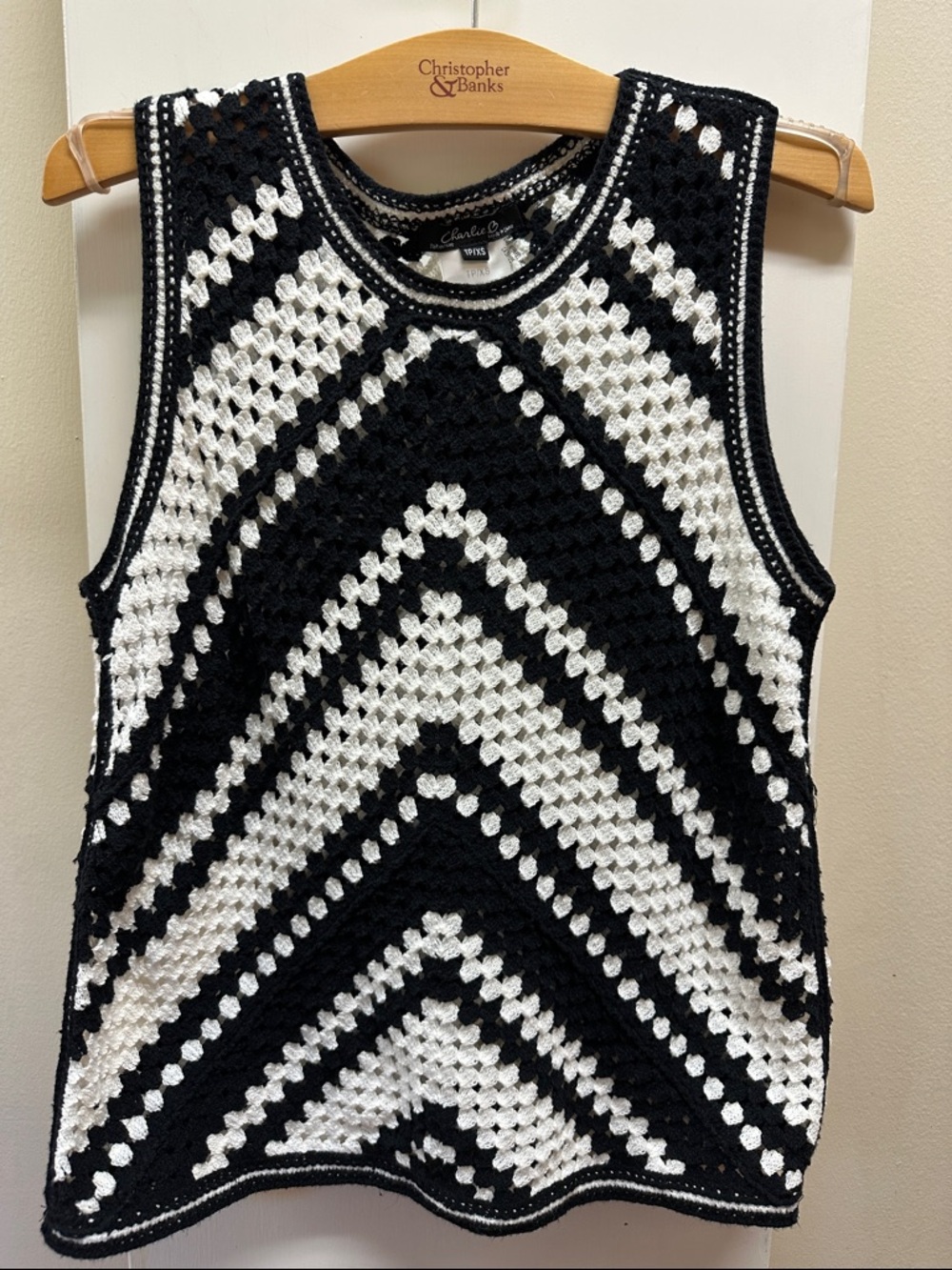 Xs Black & White Crochet Knit Tank Top